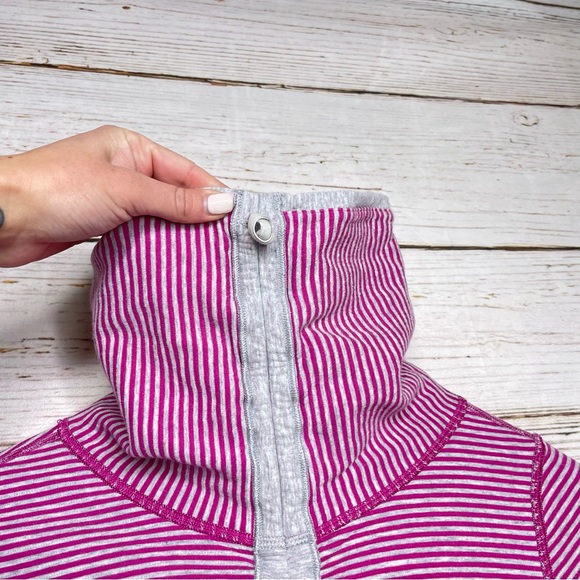 Lululemon reversible cowl neck cinched pullover - Picture 14 of 16